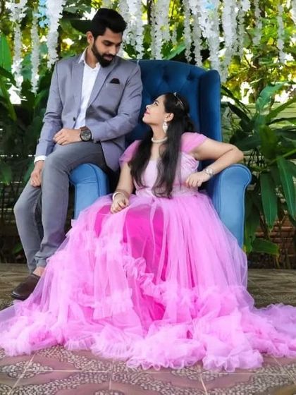 Dress Rental Buzz - Photoshoot Outfit Rental Couple & Pre-Wedding Outfits photo 38