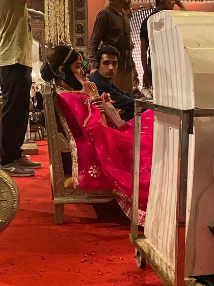 A candid moment with Janhvi Kapoor on the sets of 'Mr & Mrs Mahi'. This is the real magic of my work, the fun and madness behind the scenes where we build connections and create together. It’s more than just styling, it’s family.
