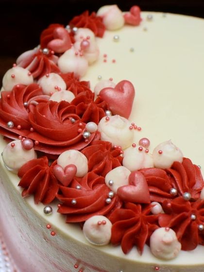 Amritha - Custom Celebration Cakes Floral & Buttercream Artistry photo 21