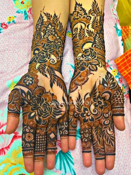 A stylish party design with asymmetrical patterns and a modern feel.