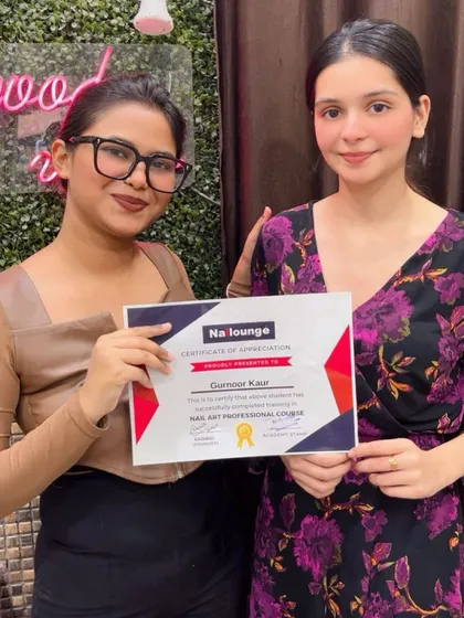 Another graduate, Gurnoor Kaur, ready to start her career. I offer courses with and without a full professional kit to fit your budget and needs.