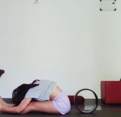 Curly Yoga Girl - Online Yoga Classes My Daily Practice: Stretches & Flows photo 7