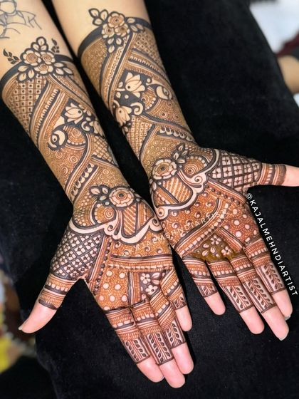 Intricate Bridal & Engagement Henna photo 11