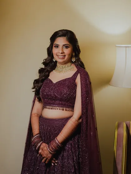 Kajol looking confident and ready for her Sangeet performance. The makeup is flawless and designed to be dance-proof.