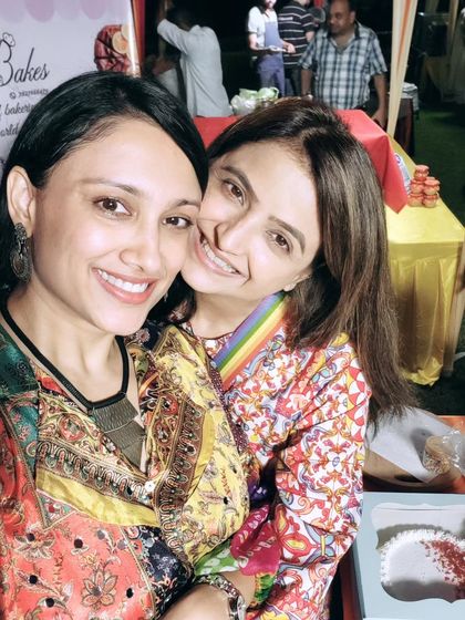 It's always so wonderful to meet friends and familiar faces at my stalls. These events feel like a big family get-together.