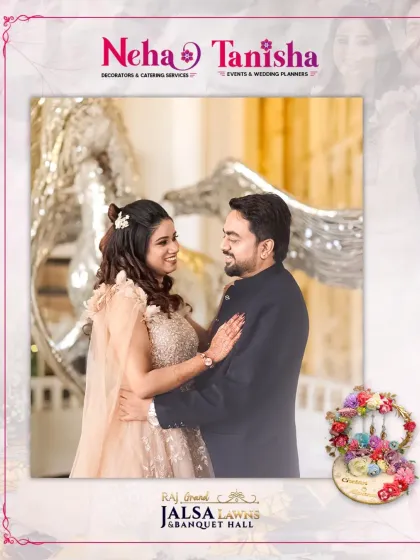 A night of gold, glamour, and a whole lot of love. This portrait captures the couple's joy, with our whimsical carousel horse prop adding a touch of fairytale magic to their engagement celebration.