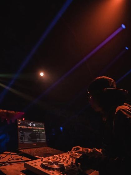 On Tour & Artist Collabs photo 6