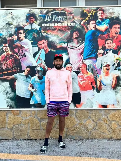 To be the best, you have to learn from the best. Here I am at the JC Ferrero Equelite Sport Academy in Spain, home to champions like Carlos Alcaraz. I'm always seeking knowledge from top international academies to bring world class coaching techniques back to my students.