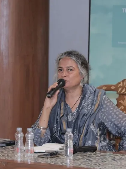 An expert speaking at a stakeholders workshop for The Restoration Toolbox. The project brought together policy makers, academics, and practitioners to discuss the future of urban heritage conservation in India.