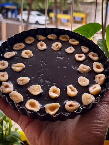 This Nutella tart is guaranteed to leave you wanting more. It's a perfect little treat for return favours or to send as a delicious gift to a loved one.
