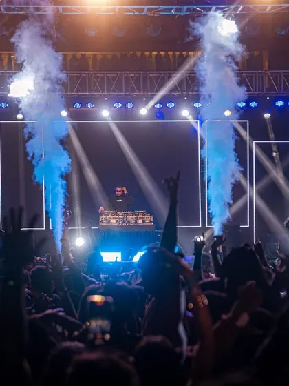 This is what it's all about. A massive stage, a roaring crowd, and CO2 jets blasting. I bring the full festival experience, turning any event into an unforgettable night.