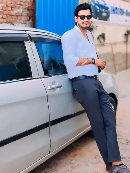 Leaning against my car. A moment of relaxation between court appearances.