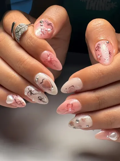 Still feeling the lovelantine vibes with this dreamy set. It combines soft pinks, white marble, delicate bow and heart line art, and pearl embellishments for a romantic look.