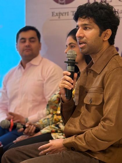 As a panelist, I discussed the role of nutritional supplements, diet, and healthy habits in maintaining skin and hair health. These foundational elements are mirrors of our inner well-being.