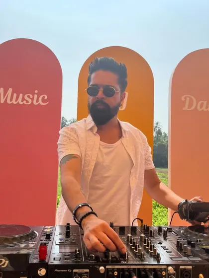Setting the vibe for a sun-soaked pool party in Goa. Daytime events require a different kind of energy, and I love curating the perfect playlist for a relaxed yet fun atmosphere.