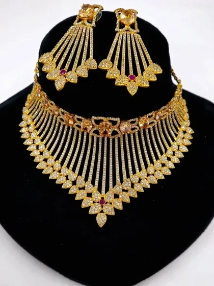 A beautiful American Diamond choker with a unique, fanned-out design. This is a lightweight yet eye-catching piece for a party or reception.