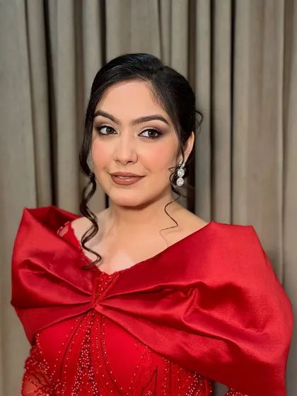 A close-up of Jasleen's cocktail makeup. The look is polished and perfect for an evening of celebration.