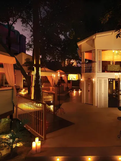 The night comes alive with the glow of candles and candelabras. This is the Spanish oasis we have created for you, perfect for escaping the everyday.