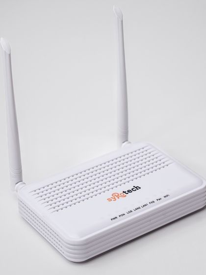 A product shot of our SY-GPON-1110-WDONT. This Optical Network Terminal combines a sleek design with powerful performance, making it an ideal choice for delivering high-speed fiber internet to any home or office.