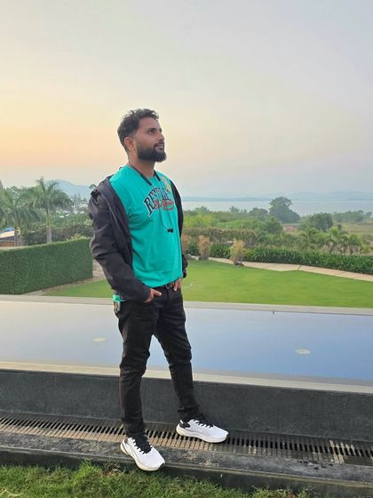 Behind the Music photo 11