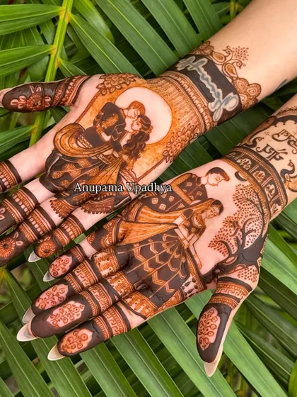 Another angle of this intricate Karwa Chauth mehandi, showing how the two separate hands come together to form a complete, beautiful picture.