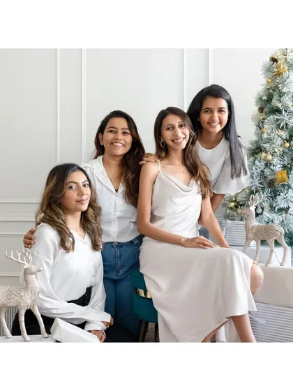 Meet my amazing all-women team! This photo was taken to celebrate 7 years of Mint and Peach. I'm so proud of the work we do together.