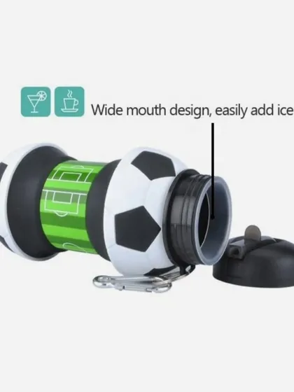 The wide-mouth design of my silicone bottles makes them super practical. You can easily add ice cubes to keep drinks cool on a hot day.