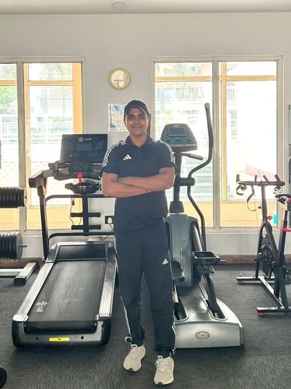 Ready for a fitness class in our Noida Sector 45 gym facility. We have access to treadmills, cross trainers, and weights to provide a complete workout.