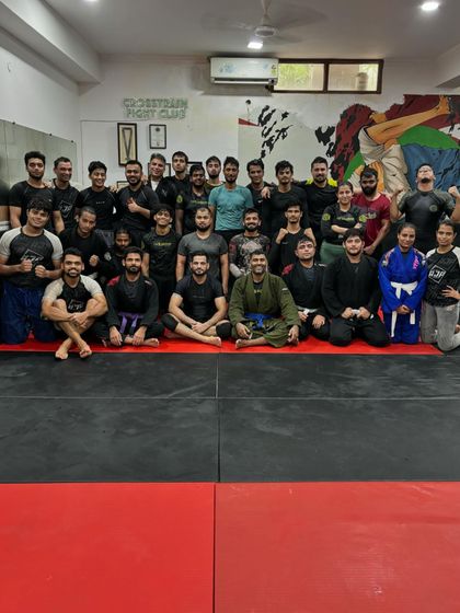 A Sunday session photo showing the diversity of our team, with members in both Gi and No-Gi attire, ready to train.