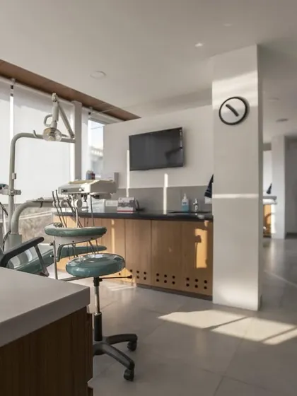 Who says a dental clinic has to be intimidating? We used lots of natural light and a clean, minimal design to create a calming atmosphere for patients and a pleasant, efficient workspace for the dental team.