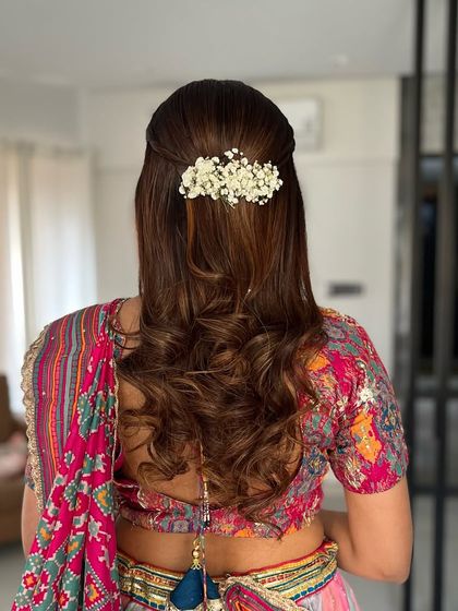 Hairstyling Gallery: Braids, Buns & Curls photo 9