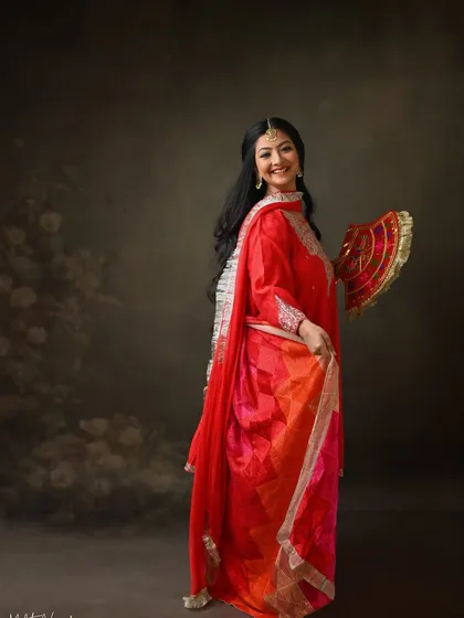 Another beautiful shot from the Punjabi look, this time with a joyful smile. It shows she can embody not just the look, but also the spirit of the character.