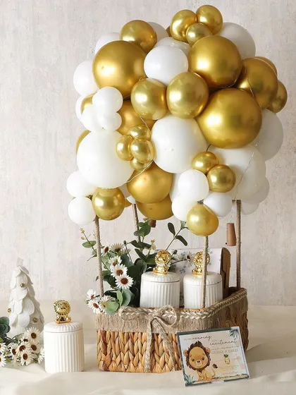 A sweet thank you for your presence and joy. This celebration hamper for a baby announcement includes brownies, almond butter cookies, and pistachio flavored brownies.