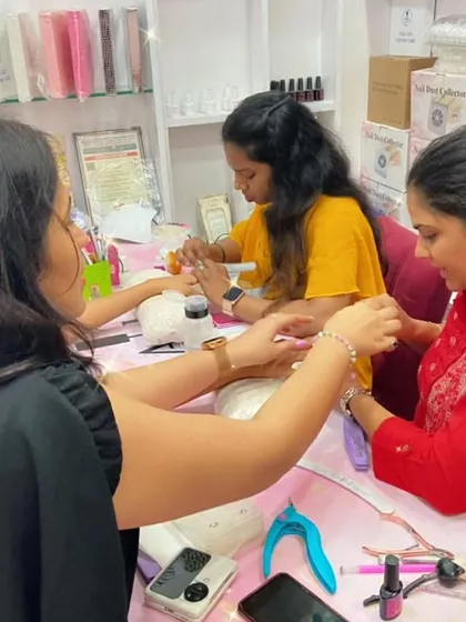 Our classes are a space for collaborative, hands-on learning. Here you can see a full classroom of students practicing their techniques with guidance from our expert trainers.