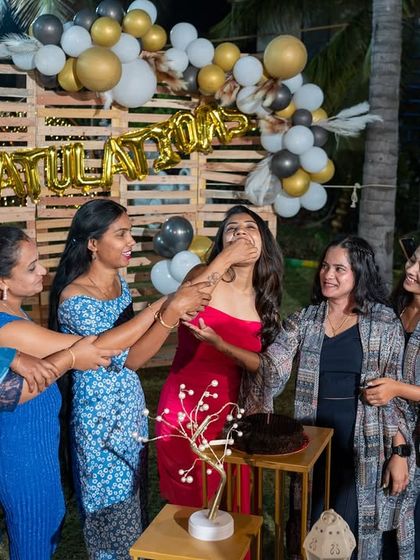 Graduation evenings are always full of fun, laughter, and of course, cake.