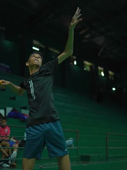 The preparation for a serve, a crucial moment to start the rally on your own terms.