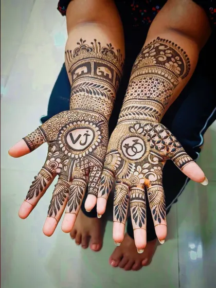 Another angle of the personalized "VJ" engagement design, showing the beautiful symmetry and coverage.