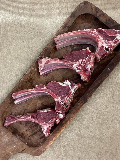 Premium, meaty mutton chops for your dog. These raw bones are an excellent source of calcium and other minerals, promoting strong teeth and a healthy jaw.