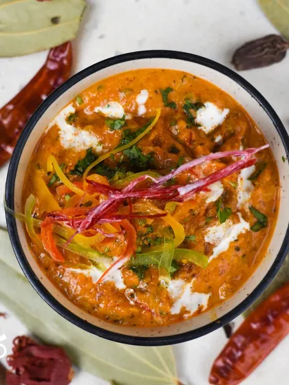 Serve our classic Soya Chaap Makhani at your next supper with friends and experience a burst of rich, creamy flavours. It's a vegetarian dish that always impresses.