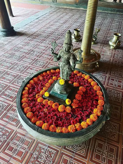 A guest shares her feeling of being renewed, refreshed, and rejuvenated after a 3.5-week Panchakarma retreat with us. This image of a traditional floral arrangement captures the beauty and spiritual essence of the healing journey.