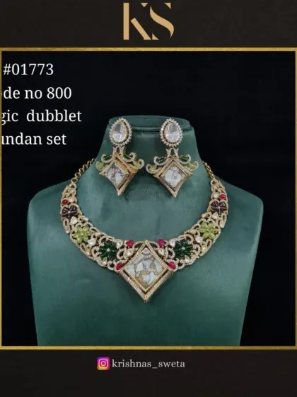 This magic dubblet Kundan set in white and multi-color offers a more subtle take on the vibrant design. It's elegant with a playful twist.