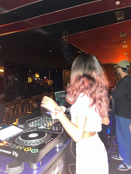 A still from my Soholand set, getting ready to mix in the next track.