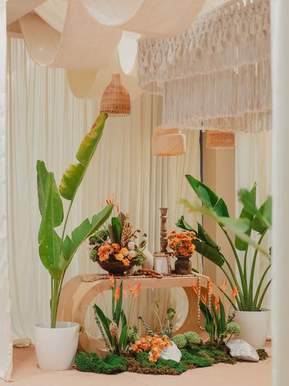 Who said carnivals have to be loud? For this event, we used soft lights, cream tones, and lush greens to create a relaxed and unconventional carnival atmosphere.