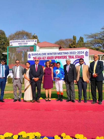 The winning team of the H.B. Gundappa Gowda Memorial Trophy.