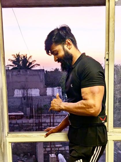 Amit - Strength & Conditioning Arm Sculpting: Biceps & Triceps photo 18