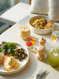 Cafe & Restaurant Dining