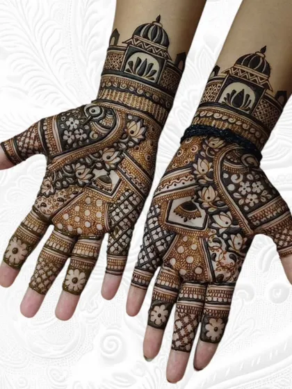 A symmetrical Teej design featuring palace domes, lotus flowers, and other traditional elements for a rich look.