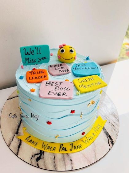 A sweet farewell cake for the "Best Boss Ever," full of heartfelt messages.