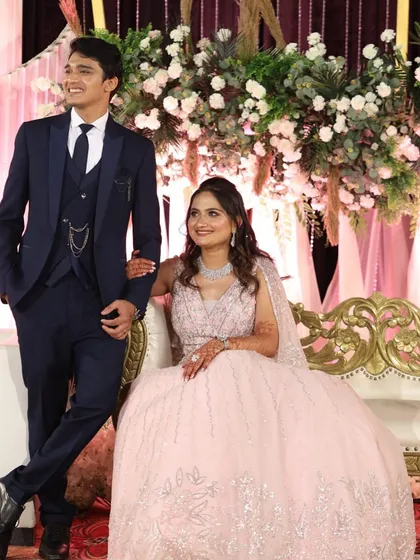 A modern reception look designed for elegance and comfort. Here, I paired a soft, shimmery eye with a flawless base and a subtle pink lip to complement her beautiful pastel gown, ensuring she looked graceful as she celebrated with her partner.