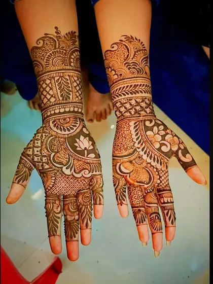 This angle shows the beautiful flow of the design from the palm up to the wrist.